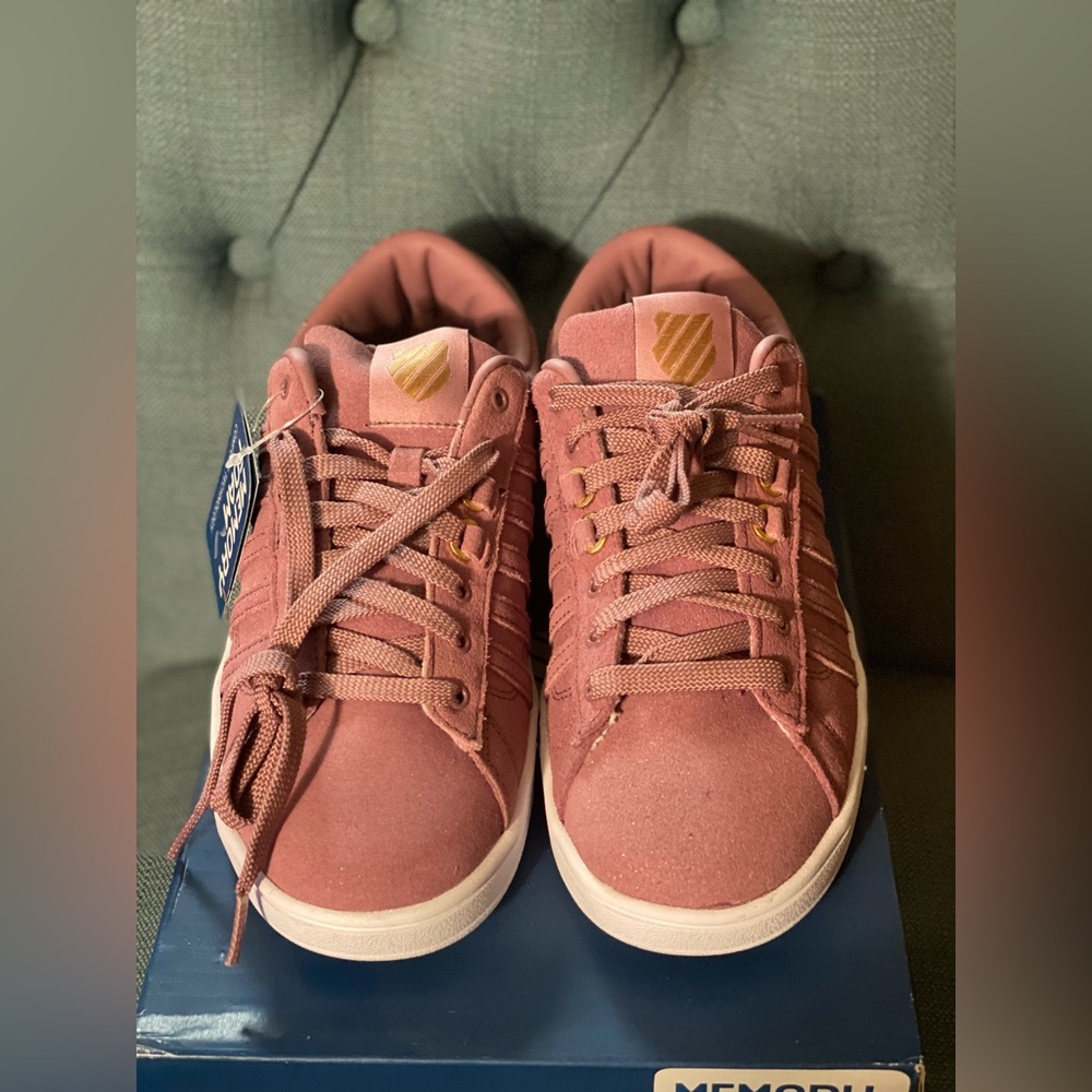 K•Swiss Hoke Fantasy Women’s Low. Size 9